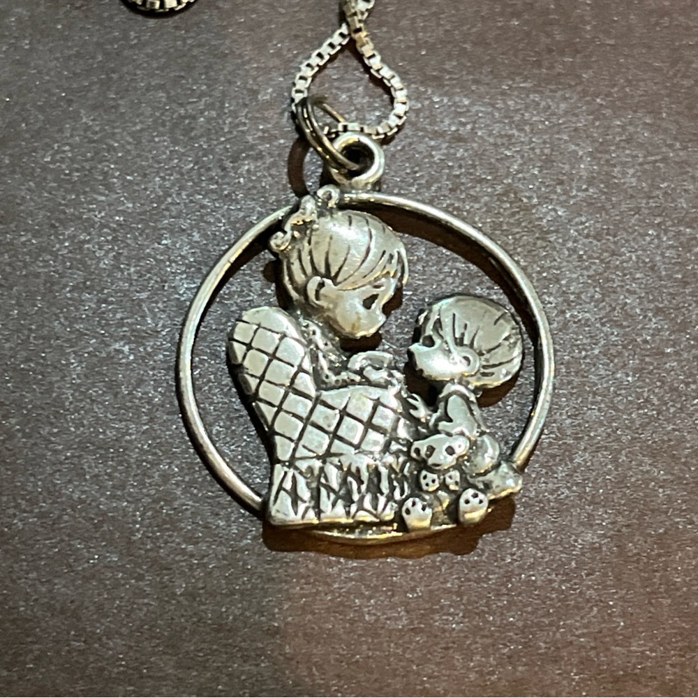 Precious Moments necklace “Boy With Bear & Mother w/ 18” chain Sterling 925